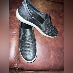 ECCO slip on leather shoes Size 9 very comfortable.